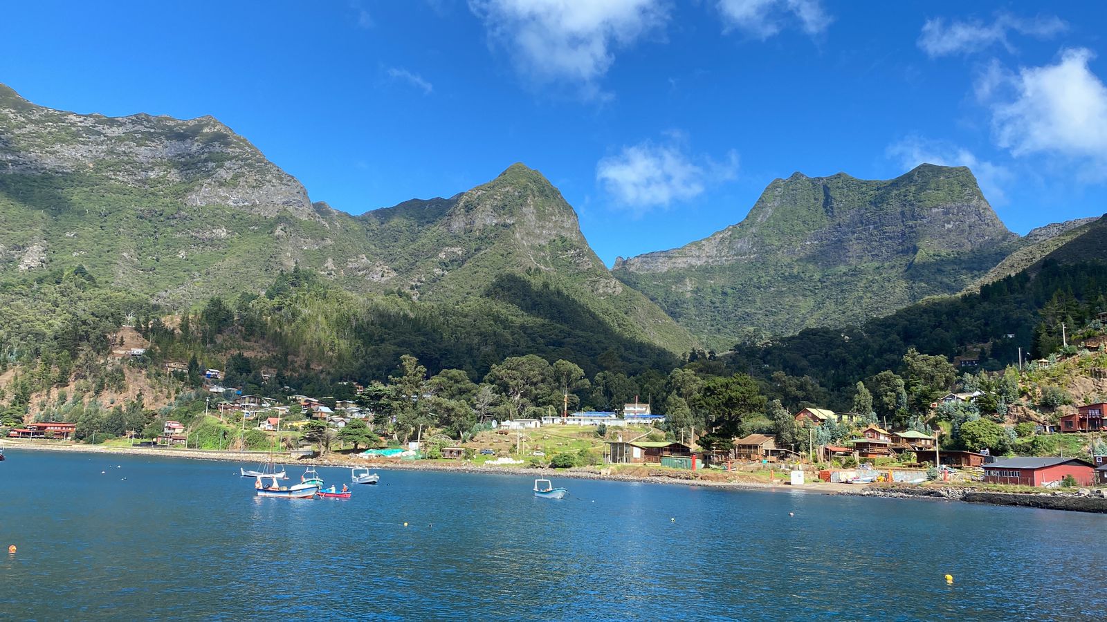 Isla Robinson Crusoe_Medipro Chile_ partido en uno de los campos más remotos del planeta (2)